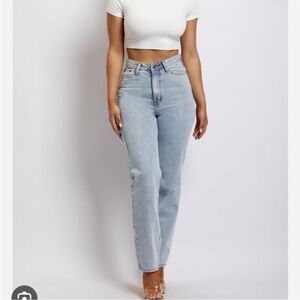 MESHKI Straight Lightwash Jeans